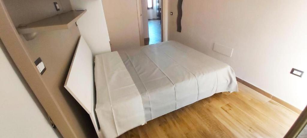 Bed and Breakfast Le Scalette La Maddalena  Zewnętrze zdjęcie