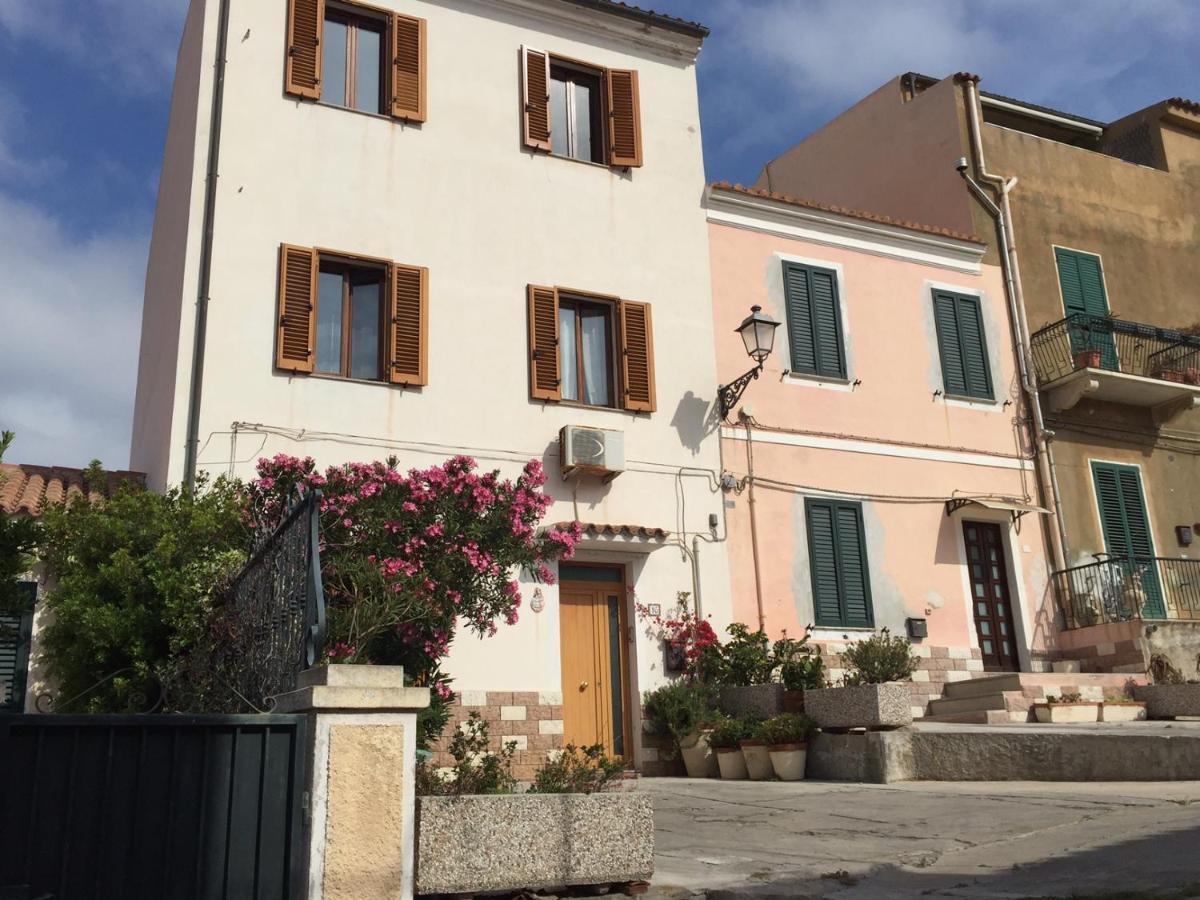 Bed and Breakfast Le Scalette La Maddalena  Zewnętrze zdjęcie